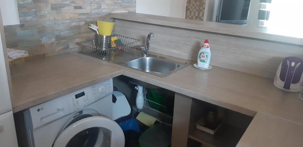 Apartman Yvet Sucany Eksteriør bilde