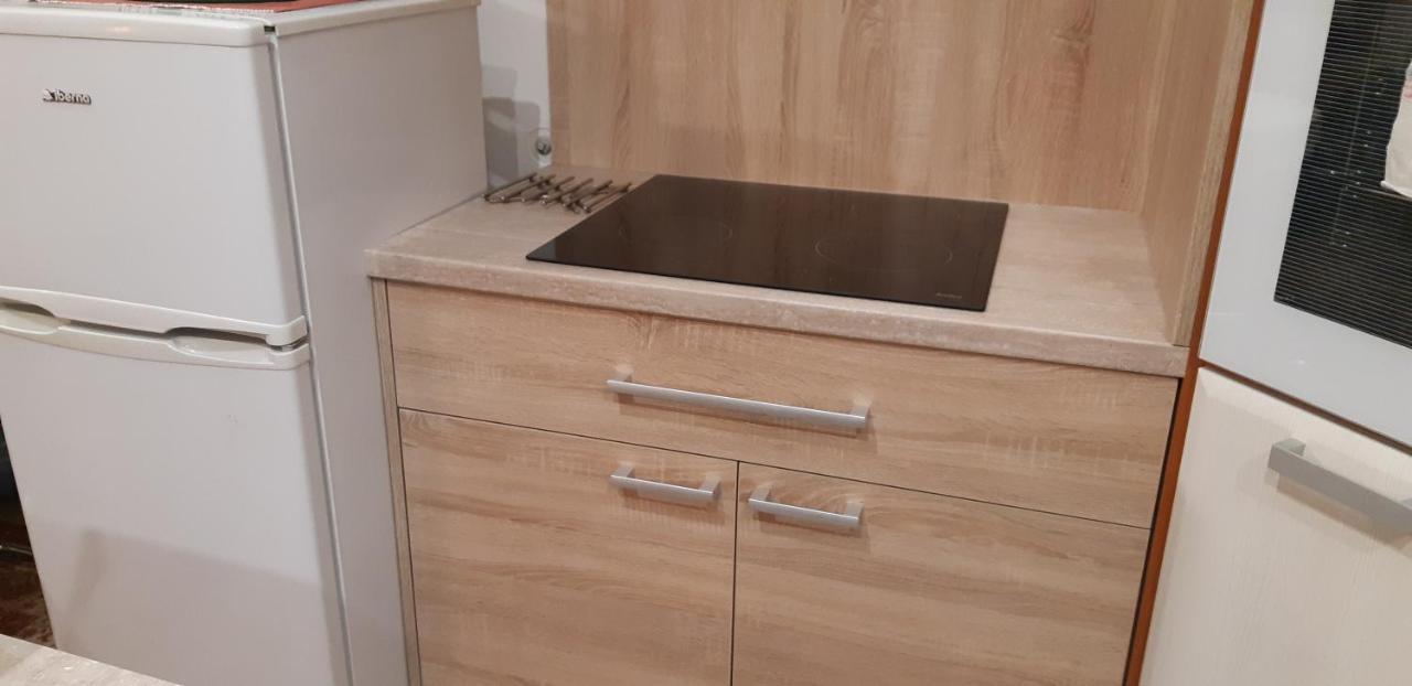 Apartman Yvet Sucany Eksteriør bilde