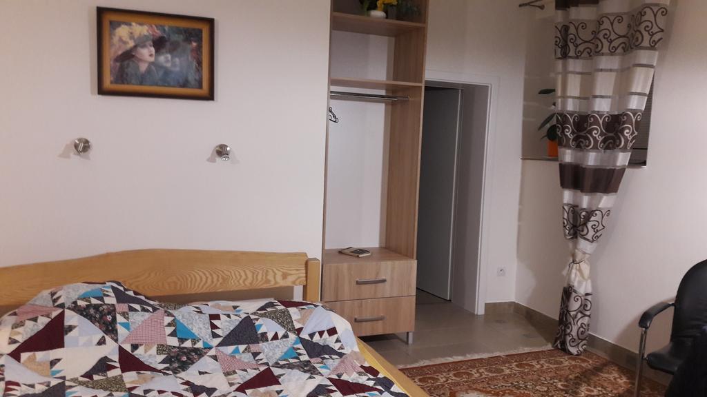 Apartman Yvet Sucany Eksteriør bilde