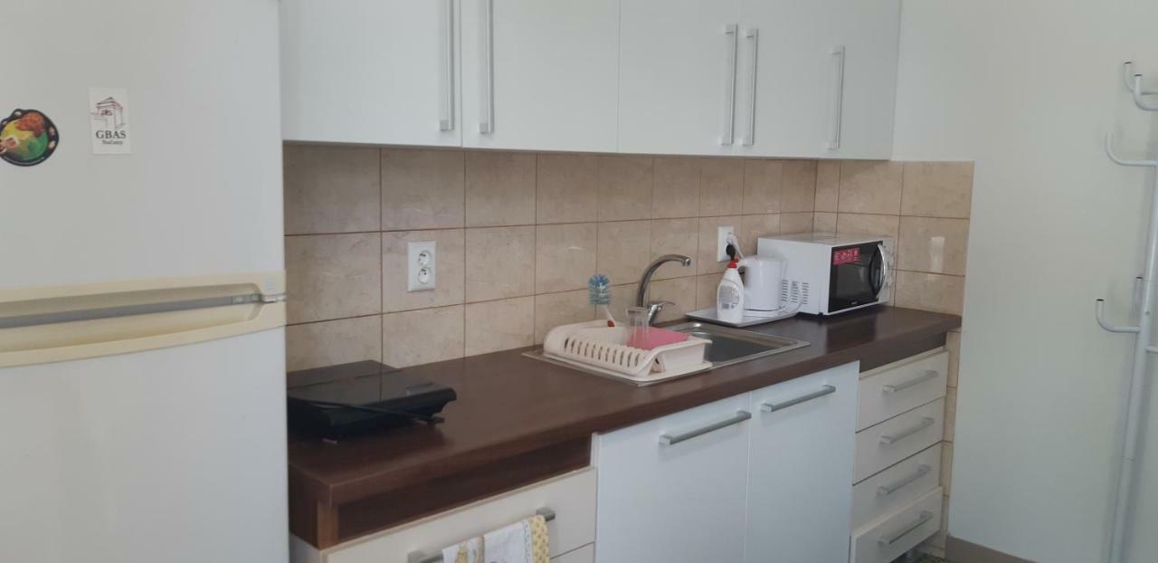 Apartman Yvet Sucany Eksteriør bilde