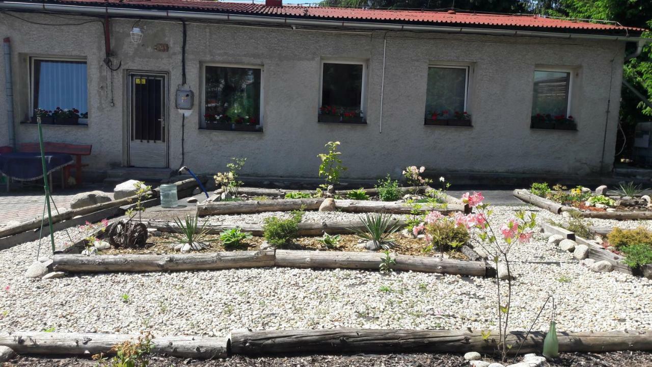 Apartman Yvet Sucany Eksteriør bilde