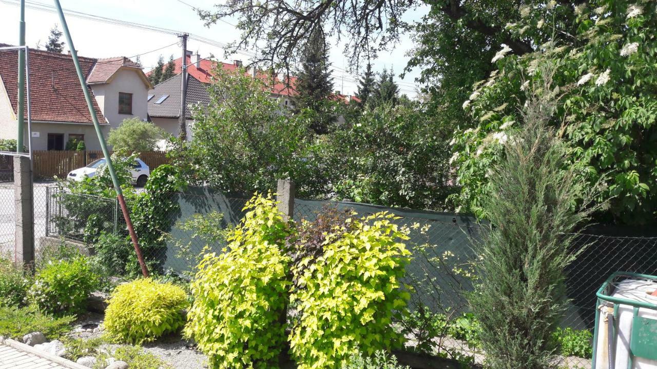 Apartman Yvet Sucany Eksteriør bilde
