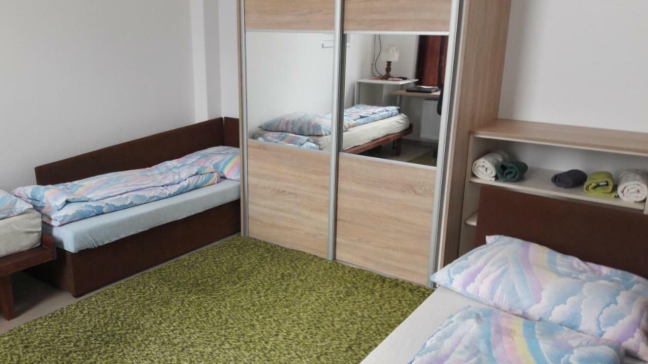Apartman Yvet Sucany Eksteriør bilde